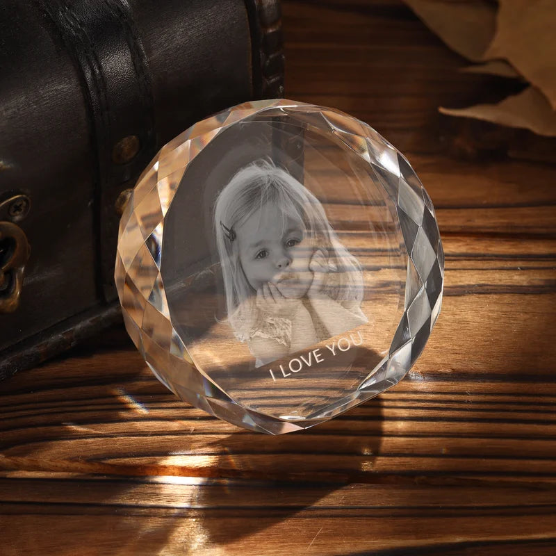 Round Shaped 3D Crystal Photo Gift for Women, Men, Couples - 3D Glass Pictures Crystal - Personalised Crystal Photo Frame